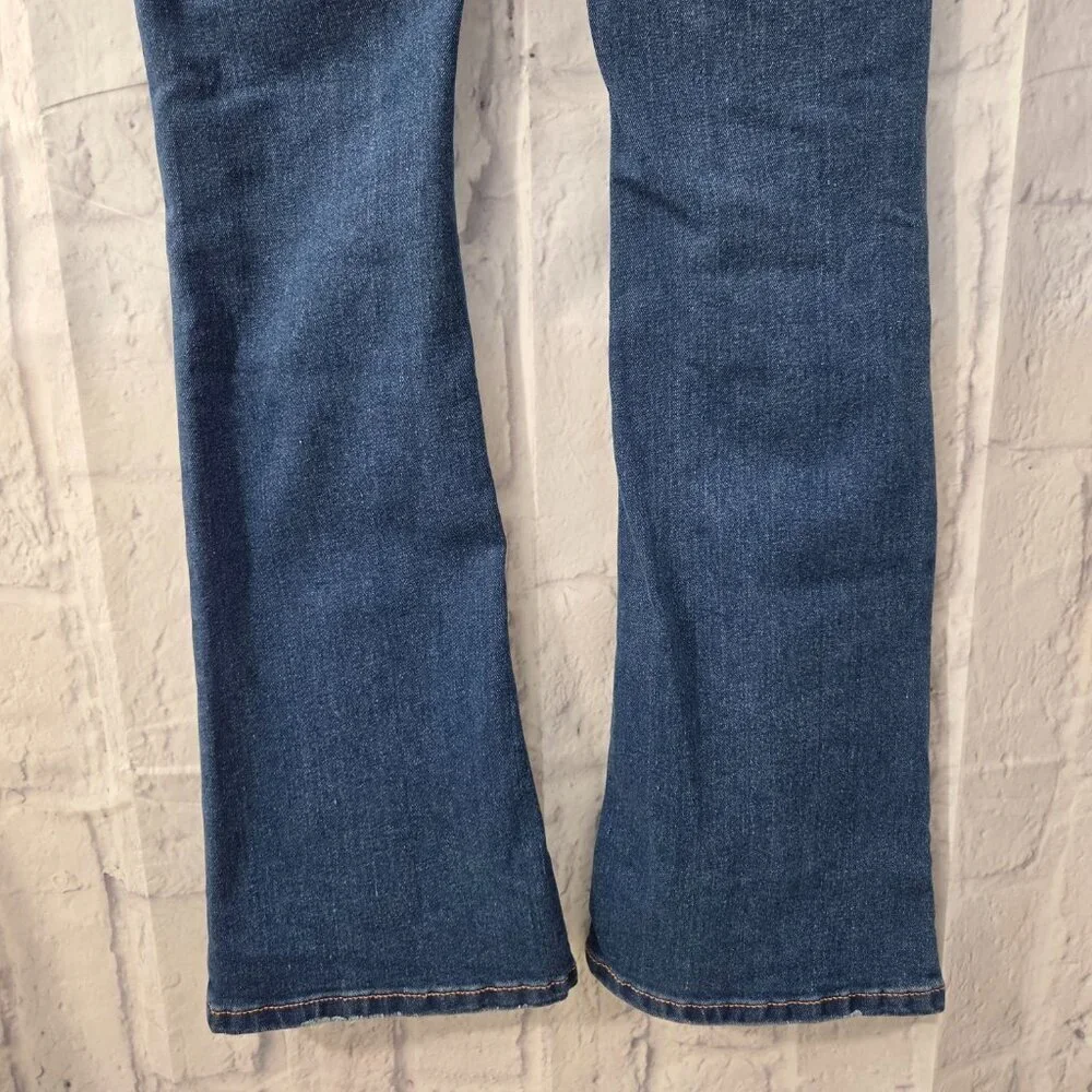 Original Olevey Size 5 Medium Wash Denim Blue Low Rise Bootcut Jeans Juniors NWT